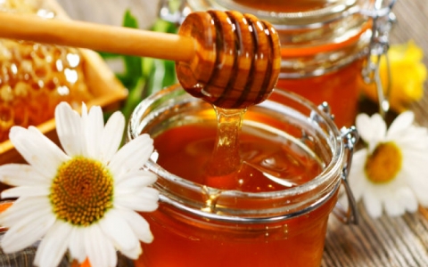 C&aacute;ch pha mật ong uống trị cảm lạnh