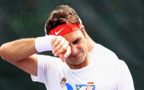 Federer r&uacute;t khỏi Miami Open v&igrave; đau dạ d&agrave;y