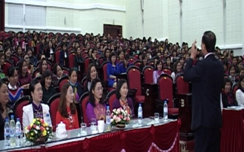 Sinh hoạt C&acirc;u lạc bộ nữ c&ocirc;ng chuy&ecirc;n đề kỷ niệm Ng&agrave;y  8-3