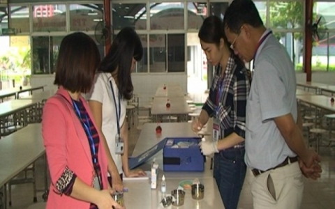 Kiểm tra bếp ăn tập thể c&ocirc;ng ty TAV