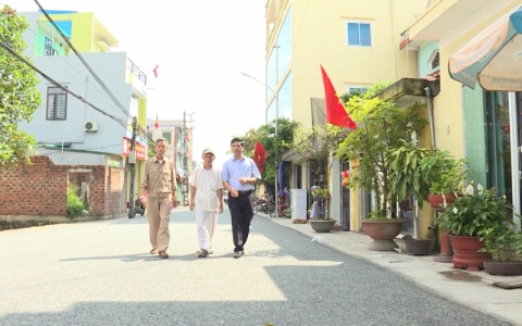  An Kh&ecirc; l&agrave;m theo lời B&aacute;c 