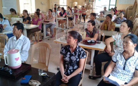 Dạy nghề cho chị em phụ nữ 
