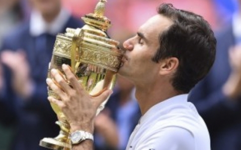 Federer lập kỉ lục 8 lần v&ocirc; địch Wimbledon