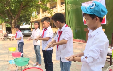 Ph&ograve;ng chống dịch bệnh m&ugrave;a mưa lũ 