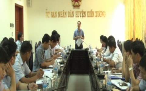 Đo&agrave;n gi&aacute;m s&aacute;t HDND tỉnh l&agrave;m việc tại huyện Kiến Xương