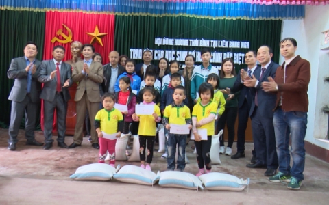 Đ&ecirc;m hội vui tết trung thu cho trẻ em khuyết tật 