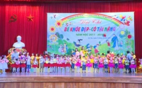 Hội thi b&eacute; khỏe đẹp - c&ocirc; t&agrave;i năng 