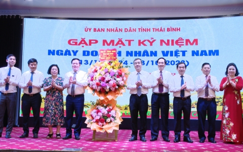 Gặp mặt Kỷ niệm ng&agrave;y Doanh nh&acirc;n Việt Nam 13-10