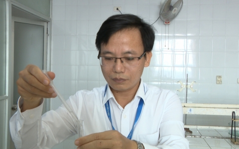 Người thầy gi&aacute;o tận t&acirc;m