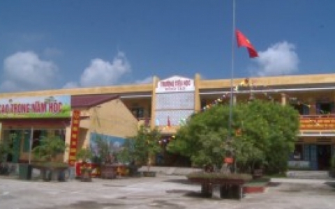 Trường tiểu học Đ&ocirc;ng T&acirc;n vươn l&ecirc;n từ gian kh&oacute; 
