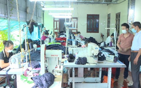 C&aacute;ch cơ sở sản xuất quy m&ocirc; nhỏ vượt đại dịch