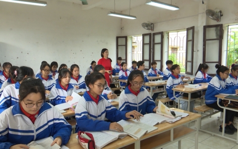 Người gi&aacute;o vi&ecirc;n nh&acirc;n d&acirc;n