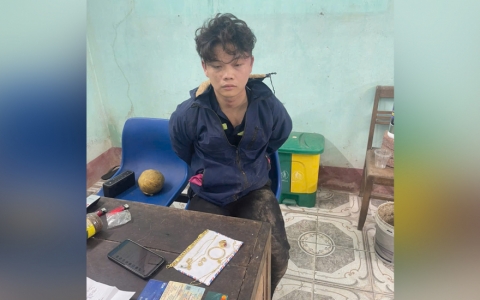 Bắt đối tượng cướp tiệm v&agrave;ng tại Th&aacute;i Thụy