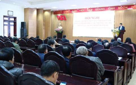 Đại biểu HĐND tỉnh kh&oacute;a XVII tiếp x&uacute;c cử tri Th&agrave;nh phố