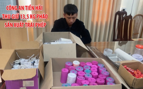 C&ocirc;ng an huyện Tiền Hải: Thu giữ 13,5 kg ph&aacute;o sản xuất tr&aacute;i ph&eacute;p