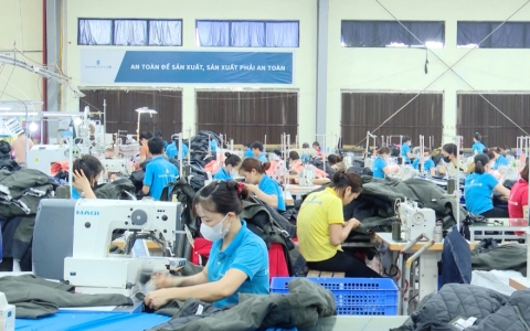 C&aacute;c doanh nghiệp thuộc c&ocirc;ng đo&agrave;n C&ocirc;ng thương Th&aacute;i B&igrave;nh dự kiến thưởng tết từ 4,5 đến 8 triệu đồng/người