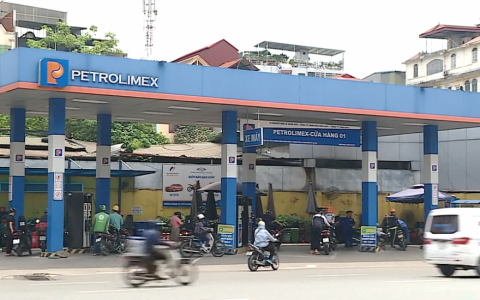  Gi&aacute; xăng kỳ vọng giảm