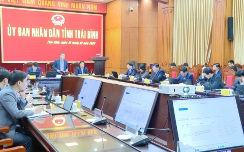 UBND tỉnh nghe v&agrave; cho &yacute; kiến v&agrave;o một số nội dung quan trọng