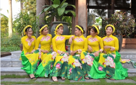 Sắc m&agrave;u ph&aacute;i đẹp 