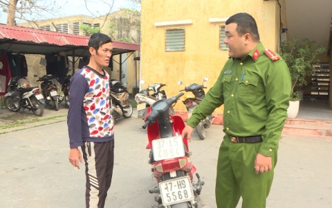 C&ocirc;ng an Th&agrave;nh phố bắt giữ đối tượng cướp giật t&agrave;i sản người đi đường
