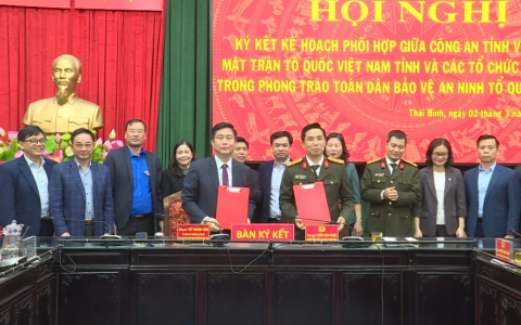 K&yacute; kết phối hợp đẩy mạnh phong tr&agrave;o to&agrave;n d&acirc;n bảo vệ an ninh Tổ quốc