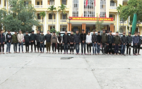 Bắt nh&oacute;m thanh thiếu ni&ecirc;n sử dụng hung kh&iacute; g&acirc;y rối trật tự c&ocirc;ng cộng