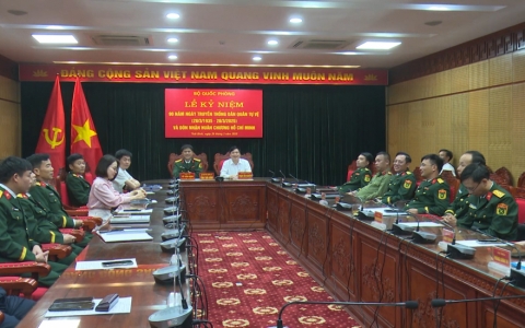 Bộ Quốc ph&ograve;ng kỷ niệm 90 năm ng&agrave;y truyền thống D&acirc;n qu&acirc;n tự vệ