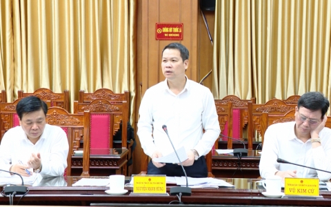 UBND tỉnh l&agrave;m việc với Tập đo&agrave;n Dầu kh&iacute; Việt Nam