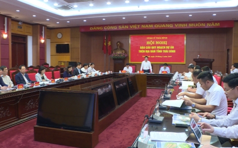  Thường trực Tỉnh ủy nghe Tập đo&agrave;n Tecco b&aacute;o c&aacute;o quy hoạch Dự &aacute;n tr&ecirc;n địa b&agrave;n tỉnh. 