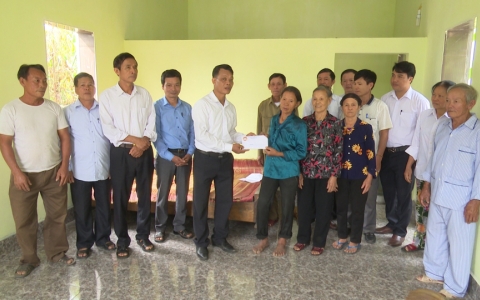 Hỗ trợ x&acirc;y dựng nh&agrave; ở cho hộ ngh&egrave;o