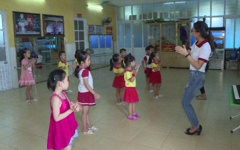 Học B&aacute;c bằng những việc l&agrave;m thiết thực