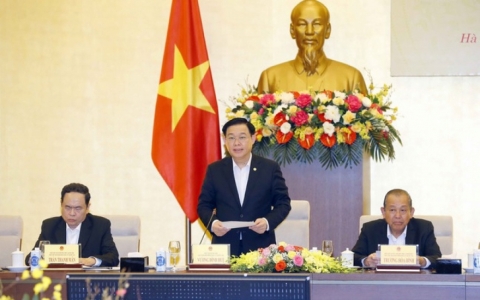 Chủ tịch Quốc hội Vương Đ&igrave;nh Huệ chủ tr&igrave; Phi&ecirc;n họp thứ 5 Hội đồng bầu cử quốc gia