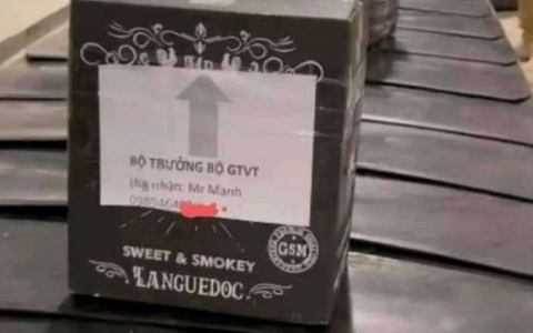 L&ocirc; h&agrave;ng đến T&acirc;n Sơn Nhất gắn t&ecirc;n Bộ trưởng, Bộ GTVT n&oacute;i g&igrave;?
