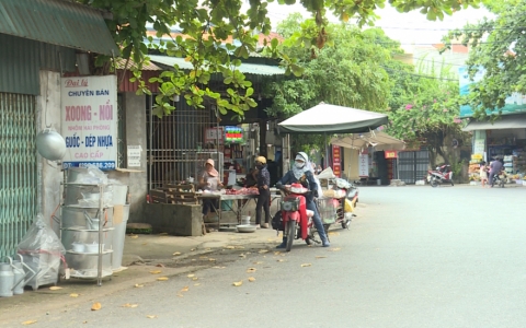 Vũ Thư nhiều điểm t&aacute;i lấn chiếm h&agrave;nh lang an to&agrave;n giao th&ocirc;ng