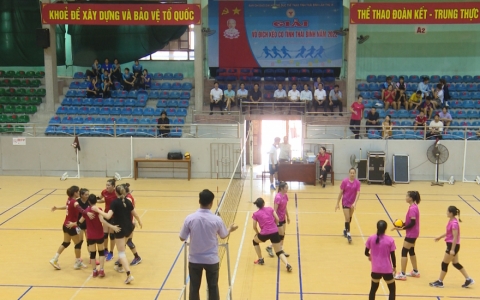 Thi đấu giao hữu giữa 2 đội b&oacute;ng chuyền nữ
