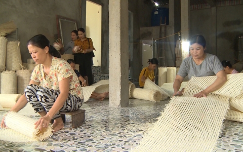 Th&uacute;c đẩy l&agrave;ng nghề ph&aacute;t triển