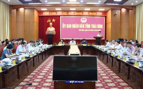 UBND tỉnh nghe v&agrave; cho &yacute; kiến về một số phương &aacute;n, cơ chế, ch&iacute;nh s&aacute;ch v&agrave; c&aacute;c giải ph&aacute;p quan trọng trong x&acirc;y dựng n&ocirc;ng th&ocirc;n mới, ph&aacute;t triển khoa học c&ocirc;ng nghệ v&agrave; thu ng&acirc;n s&aacute;ch