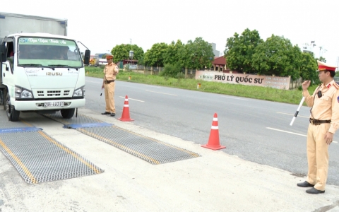 Quỳnh Phụ tăng cường xử l&yacute; vi phạm giao th&ocirc;ng