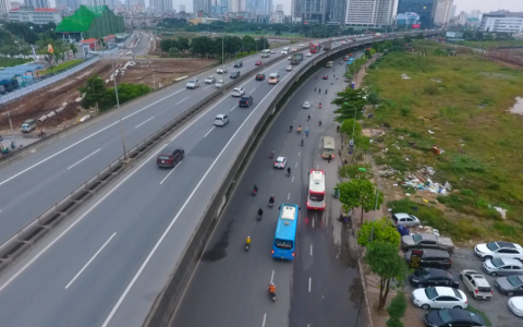 Kh&ocirc;ng để xảy ra ti&ecirc;u cực trong cấp thẻ ưu ti&ecirc;n "luồng xanh" vận tải
