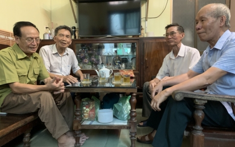 Người l&iacute;nh t&agrave;i hoa, nh&agrave; văn Phạm Minh Giang