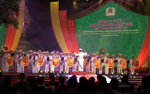 Đ&ecirc;m h&ograve;a nhạc thắm t&igrave;nh đo&agrave;n kết của Cảnh s&aacute;t c&aacute;c nước ASEAN+ 2022