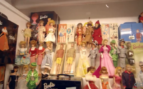Bộ sưu tập độc đ&aacute;o hơn 4000 b&uacute;p b&ecirc; Barbie 