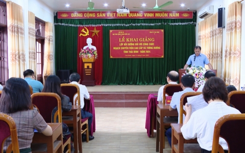 Khai giảng lớp bồi dưỡng chuy&ecirc;n vi&ecirc;n cao cấp 