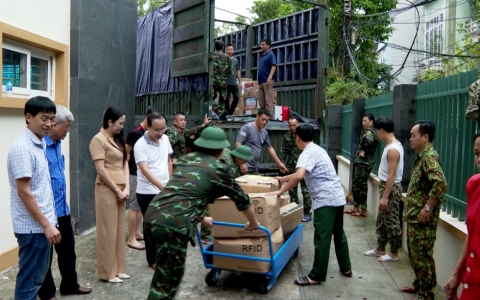 Th&agrave;nh phố Th&aacute;i B&igrave;nh ủng hộ đồng b&agrave;o bị thi&ecirc;n tai