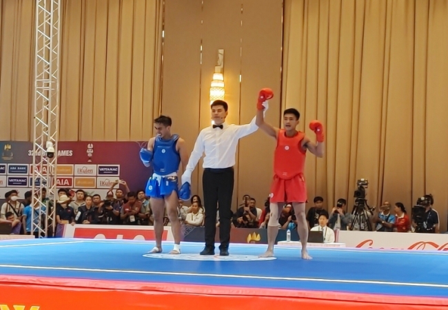 Vận động vi&ecirc;n wushu B&ugrave;i Trường Giang (Th&aacute;i B&igrave;nh) gi&agrave;nh huy chương v&agrave;ng tại Seagame 32
